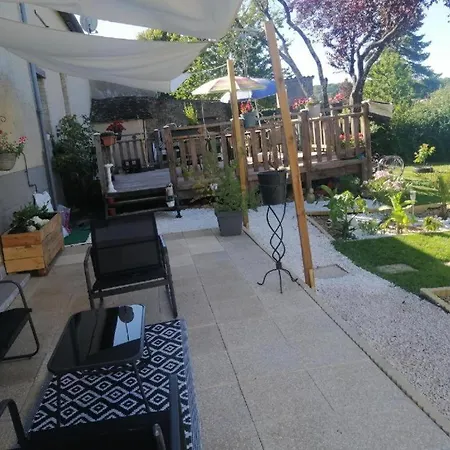 Double Avec Televiseur Homestay Lombron